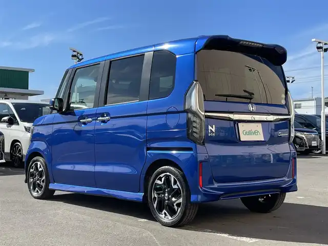 ホンダ Ｎ ＢＯＸ カスタム G L ターボ ホンダセンシング 東京都 2017(平29)年 4.4万km ブリリアントスポーティブルーメタリック2トーン 純正８型メモリナビ＆フルセグ　/・BluetoothAudio/USB/・CD/SD/DVD/FM/AM/純正ＬＥＤヘッドライト　/ホンダセンシング　/●衝突軽減ブレーキ〈CMBS〉/・誤発進抑制機能後方誤発進抑制機能/・歩行者事故低減ステアリング/・路外逸脱抑制機能/・ACC〈アダプティブ・クルーズ・コントロール〉/・LKAS〈車線維持支援システム〉/・オートハイビーム/・先行車発進お知らせ機能/・標識認識機能/両側パワースライドドア　/シーケンシャルターンシグナルランプ/Hondaスマートキーシステム/ロールサンシェイド/プッシュエンジンスタート/保証書＆取説