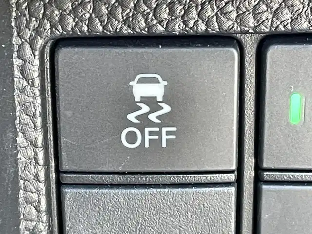 ホンダ Ｎ ＢＯＸ カスタム G L ターボ ホンダセンシング 東京都 2017(平29)年 4.4万km ブリリアントスポーティブルーメタリック2トーン 純正８型メモリナビ＆フルセグ　/・BluetoothAudio/USB/・CD/SD/DVD/FM/AM/純正ＬＥＤヘッドライト　/ホンダセンシング　/●衝突軽減ブレーキ〈CMBS〉/・誤発進抑制機能後方誤発進抑制機能/・歩行者事故低減ステアリング/・路外逸脱抑制機能/・ACC〈アダプティブ・クルーズ・コントロール〉/・LKAS〈車線維持支援システム〉/・オートハイビーム/・先行車発進お知らせ機能/・標識認識機能/両側パワースライドドア　/シーケンシャルターンシグナルランプ/Hondaスマートキーシステム/ロールサンシェイド/プッシュエンジンスタート/保証書＆取説