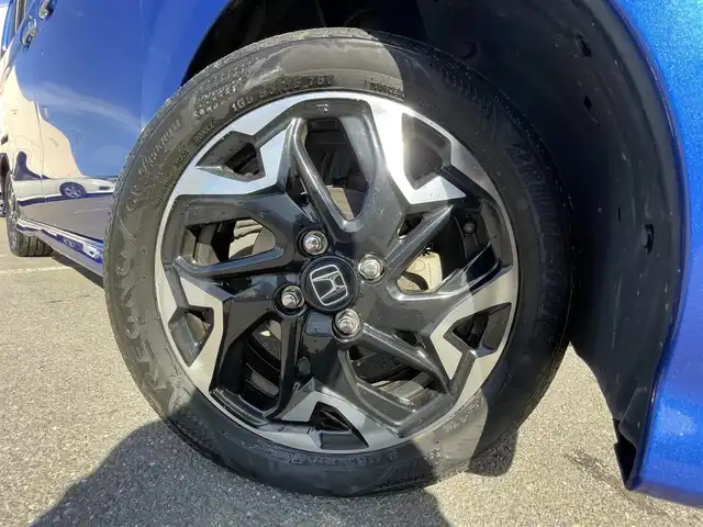 ホンダ Ｎ ＢＯＸ カスタム G L ターボ ホンダセンシング 東京都 2017(平29)年 4.4万km ブリリアントスポーティブルーメタリック2トーン 純正８型メモリナビ＆フルセグ　/・BluetoothAudio/USB/・CD/SD/DVD/FM/AM/純正ＬＥＤヘッドライト　/ホンダセンシング　/●衝突軽減ブレーキ〈CMBS〉/・誤発進抑制機能後方誤発進抑制機能/・歩行者事故低減ステアリング/・路外逸脱抑制機能/・ACC〈アダプティブ・クルーズ・コントロール〉/・LKAS〈車線維持支援システム〉/・オートハイビーム/・先行車発進お知らせ機能/・標識認識機能/両側パワースライドドア　/シーケンシャルターンシグナルランプ/Hondaスマートキーシステム/ロールサンシェイド/プッシュエンジンスタート/保証書＆取説