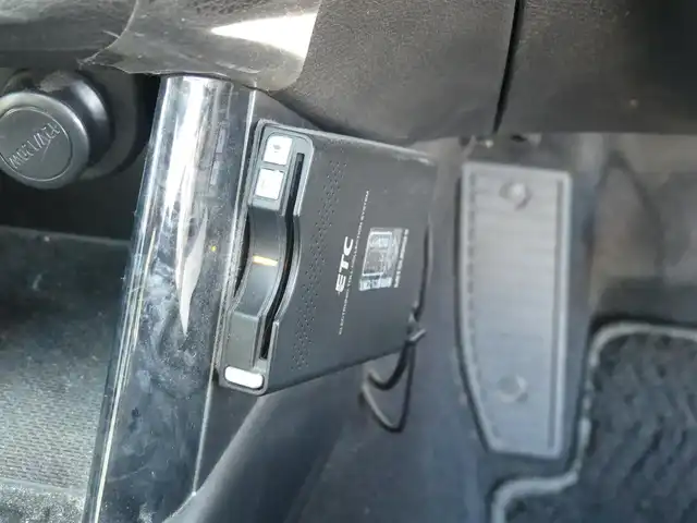 スバル フォレスター 2．0XSプレミアムセレクション 千葉県 2011(平23)年 12.1万km オブシディアンブラックパール レザーシート/前席パワーシート/シートヒーター/社外HDDナビ/地デジTV/【DVD/CD再生機能　Bluetooth接続】/ETC/HIDヘッドライト/ウインカーミラー/純正17インチアルミホイル/サイド/カーテンエアバッグ/キーレスアクセス