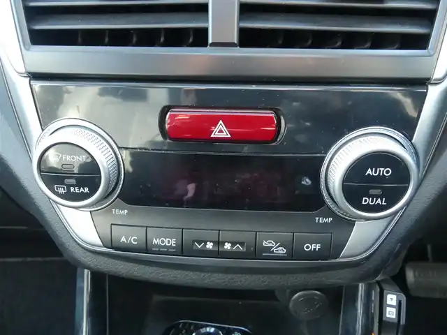 スバル フォレスター 2．0XSプレミアムセレクション 千葉県 2011(平23)年 12.1万km オブシディアンブラックパール レザーシート/前席パワーシート/シートヒーター/社外HDDナビ/地デジTV/【DVD/CD再生機能　Bluetooth接続】/ETC/HIDヘッドライト/ウインカーミラー/純正17インチアルミホイル/サイド/カーテンエアバッグ/キーレスアクセス