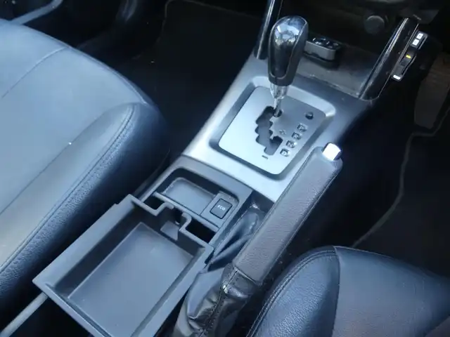 スバル フォレスター 2．0XSプレミアムセレクション 千葉県 2011(平23)年 12.1万km オブシディアンブラックパール レザーシート/前席パワーシート/シートヒーター/社外HDDナビ/地デジTV/【DVD/CD再生機能　Bluetooth接続】/ETC/HIDヘッドライト/ウインカーミラー/純正17インチアルミホイル/サイド/カーテンエアバッグ/キーレスアクセス