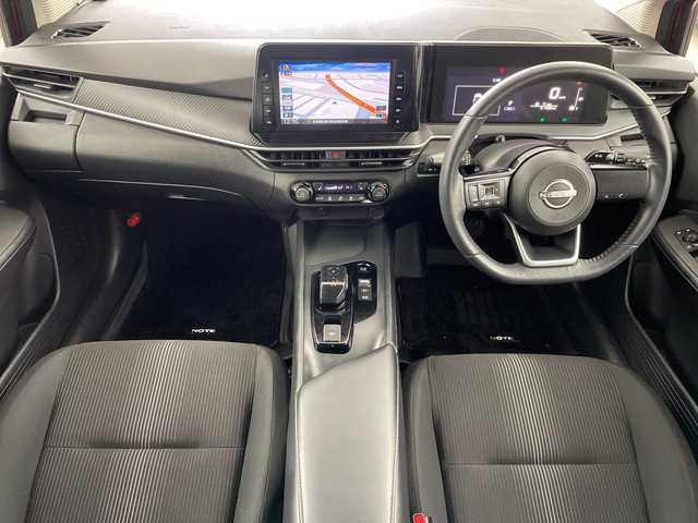 日産 ノート 道央・札幌 2022(令4)年 5.2万km ガーネットレッド ・４ＷＤ　/・純正ナビ/・CD/DVD/SD/BT/フルセグTV/・ナビ連動ドライブレコーダー前後　/・アラウンドビューモニター/・エマージェンシーブレーキ　/・後側方車両検知警報/車線逸脱警報　/・ＬＥＤヘッドライト　/・オートライト/オートハイビーム　/・ステアリングスイッチ/・ステアリングヒーター/シートヒーター/・デジタルインナーミラー/・フォグランプ/・ビルトインETC/・電動格納ミラー/ウィンカーミラー/・ドアバイザー