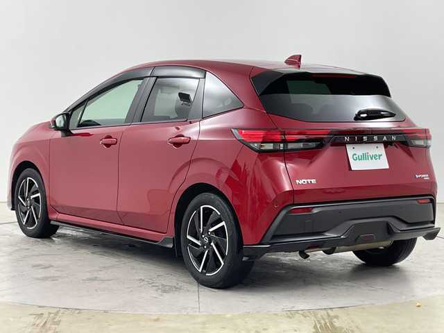 日産 ノート 道央・札幌 2022(令4)年 5.2万km ガーネットレッド ・４ＷＤ　/・純正ナビ/・CD/DVD/SD/BT/フルセグTV/・ナビ連動ドライブレコーダー前後　/・アラウンドビューモニター/・エマージェンシーブレーキ　/・後側方車両検知警報/車線逸脱警報　/・ＬＥＤヘッドライト　/・オートライト/オートハイビーム　/・ステアリングスイッチ/・ステアリングヒーター/シートヒーター/・デジタルインナーミラー/・フォグランプ/・ビルトインETC/・電動格納ミラー/ウィンカーミラー/・ドアバイザー