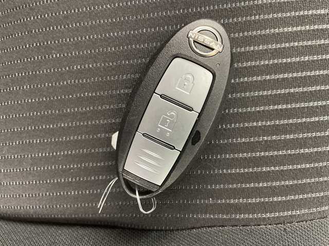 日産 ノート 道央・札幌 2022(令4)年 5.2万km ガーネットレッド ・４ＷＤ　/・純正ナビ/・CD/DVD/SD/BT/フルセグTV/・ナビ連動ドライブレコーダー前後　/・アラウンドビューモニター/・エマージェンシーブレーキ　/・後側方車両検知警報/車線逸脱警報　/・ＬＥＤヘッドライト　/・オートライト/オートハイビーム　/・ステアリングスイッチ/・ステアリングヒーター/シートヒーター/・デジタルインナーミラー/・フォグランプ/・ビルトインETC/・電動格納ミラー/ウィンカーミラー/・ドアバイザー