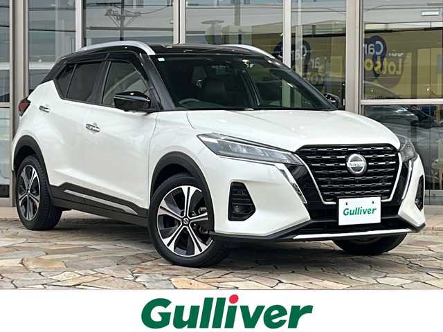 日産 キックス X 静岡県 2021(令3)年 4.7万km ブリリアントホワイトパール/ピュアブラック 2トーン 純正ナビ/・iPod/・SD/・FM/AM/・CD/DVD/・USB/・Bluetooth/・MUSIC STOCKER/主要装備/・アラウンドビューモニター/・プロパイロット/・ＥＴＣ/・電動パーキング/・ＬＥＤヘッドライト/・ツートンカラー/・ハーフレザー/・サイドカーテンエアバッグ/・衝突被害軽減システム/・車線逸脱警報/・クリアランスソナー/・オートホールド