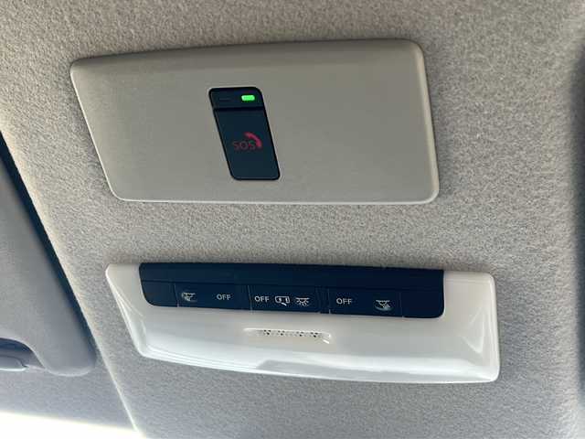 日産 キックス X 静岡県 2021(令3)年 4.7万km ブリリアントホワイトパール/ピュアブラック 2トーン 純正ナビ/・iPod/・SD/・FM/AM/・CD/DVD/・USB/・Bluetooth/・MUSIC STOCKER/主要装備/・アラウンドビューモニター/・プロパイロット/・ＥＴＣ/・電動パーキング/・ＬＥＤヘッドライト/・ツートンカラー/・ハーフレザー/・サイドカーテンエアバッグ/・衝突被害軽減システム/・車線逸脱警報/・クリアランスソナー/・オートホールド