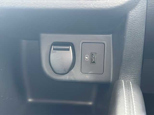 日産 キックス X 静岡県 2021(令3)年 4.7万km ブリリアントホワイトパール/ピュアブラック 2トーン 純正ナビ/・iPod/・SD/・FM/AM/・CD/DVD/・USB/・Bluetooth/・MUSIC STOCKER/主要装備/・アラウンドビューモニター/・プロパイロット/・ＥＴＣ/・電動パーキング/・ＬＥＤヘッドライト/・ツートンカラー/・ハーフレザー/・サイドカーテンエアバッグ/・衝突被害軽減システム/・車線逸脱警報/・クリアランスソナー/・オートホールド