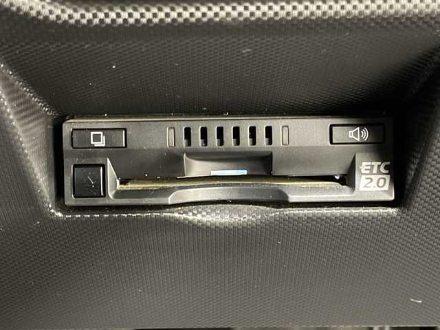 トヨタ ライズ Z 神奈川県 2022(令4)年 6万km シャイニングホワイトパール 純正７型ナビ/バックカメラ/スマートアシスト/アダプティブクルーズコントロール/ＡＣ１００Ｖ電源/シートヒーター/前後コーナーセンサー/Bluetooth/TV/LEDヘッドライト/ビルトインETC2.0 /衝突回避支援ブレーキ機能/車線逸脱警報機能/アダプティブドライビングビーム/衝突警報機能