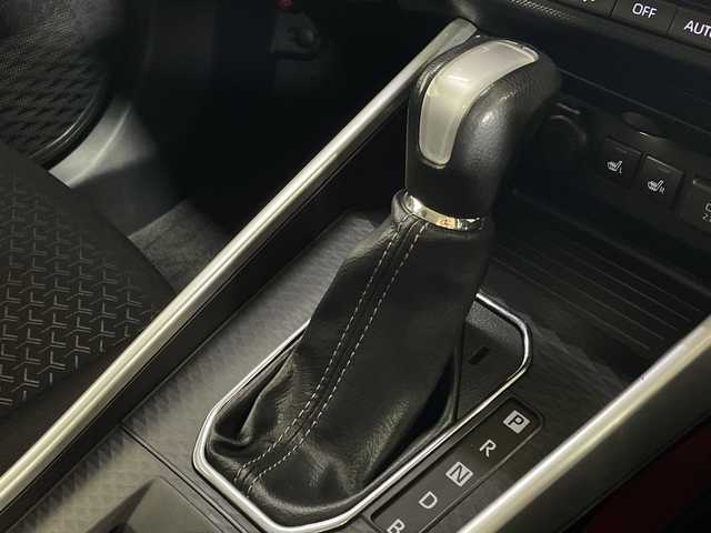 トヨタ ライズ Z 神奈川県 2022(令4)年 6万km シャイニングホワイトパール 純正７型ナビ/バックカメラ/スマートアシスト/アダプティブクルーズコントロール/ＡＣ１００Ｖ電源/シートヒーター/前後コーナーセンサー/Bluetooth/TV/LEDヘッドライト/ビルトインETC2.0 /衝突回避支援ブレーキ機能/車線逸脱警報機能/アダプティブドライビングビーム/衝突警報機能