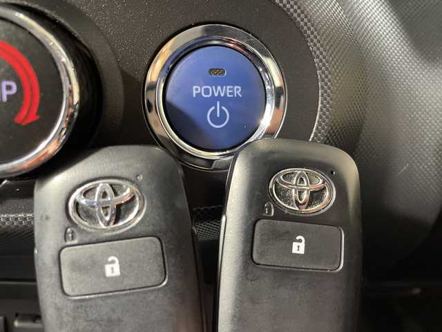 トヨタ ライズ Z 神奈川県 2022(令4)年 6万km シャイニングホワイトパール 純正７型ナビ/バックカメラ/スマートアシスト/アダプティブクルーズコントロール/ＡＣ１００Ｖ電源/シートヒーター/前後コーナーセンサー/Bluetooth/TV/LEDヘッドライト/ビルトインETC2.0 /衝突回避支援ブレーキ機能/車線逸脱警報機能/アダプティブドライビングビーム/衝突警報機能