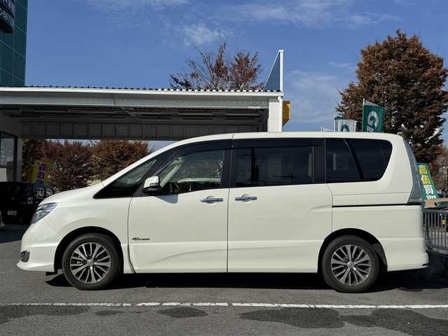日産 セレナ ハイウェイスター Sハイブリッド 兵庫県 2014(平26)年 5.5万km パール 純正ナビ/フルセグTV/両側パワースライドドア/ビルトインETC/クルーズコントロール/LEDヘッドライト/AUTOライト/後席ロールサンシェード/純正16インチAW/スマートキー/プッシュスタート