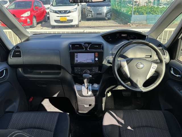 日産 セレナ ハイウェイスター Sハイブリッド 兵庫県 2014(平26)年 5.5万km パール 純正ナビ/フルセグTV/両側パワースライドドア/ビルトインETC/クルーズコントロール/LEDヘッドライト/AUTOライト/後席ロールサンシェード/純正16インチAW/スマートキー/プッシュスタート