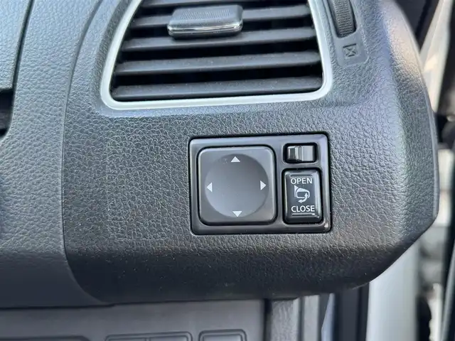 日産 セレナ ハイウェイスター Sハイブリッド 兵庫県 2014(平26)年 5.5万km パール 純正ナビ/フルセグTV/両側パワースライドドア/ビルトインETC/クルーズコントロール/LEDヘッドライト/AUTOライト/後席ロールサンシェード/純正16インチAW/スマートキー/プッシュスタート