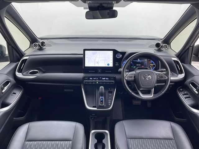 トヨタ ノア ハイブリッド S－Z 秋田県 2022(令4)年 6万km アティチュードブラックマイカ 純正14型フリップダウンモニター/純正10.5インチナビ/　　CD/DVD/BT/フルセグ/パノラミックビューモニター/両側パワースライドドア/アドバンスドパーク/プレミアムサウンド8chスピーカー/LEDオートライト/レーダークルーズコントロール/ハーフレザーシート/シートヒーター/スマートキー/ETC2.0