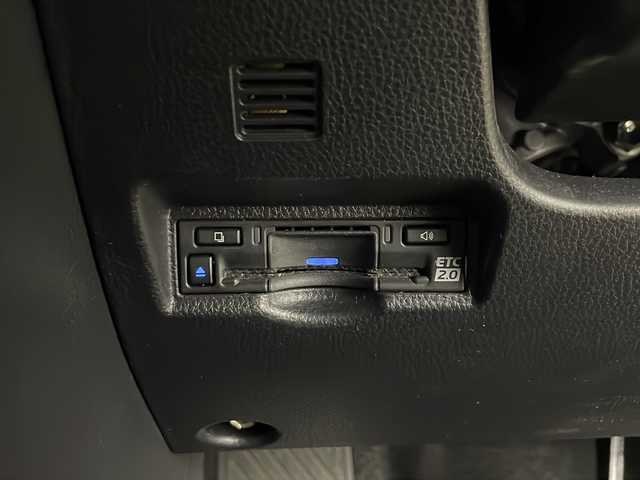 トヨタ ノア ハイブリッド S－Z 秋田県 2022(令4)年 6万km アティチュードブラックマイカ 純正14型フリップダウンモニター/純正10.5インチナビ/　　CD/DVD/BT/フルセグ/パノラミックビューモニター/両側パワースライドドア/アドバンスドパーク/プレミアムサウンド8chスピーカー/LEDオートライト/レーダークルーズコントロール/ハーフレザーシート/シートヒーター/スマートキー/ETC2.0