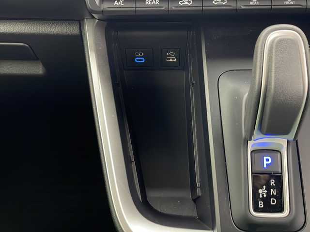 トヨタ ノア ハイブリッド S－Z 秋田県 2022(令4)年 6万km アティチュードブラックマイカ 純正14型フリップダウンモニター/純正10.5インチナビ/　　CD/DVD/BT/フルセグ/パノラミックビューモニター/両側パワースライドドア/アドバンスドパーク/プレミアムサウンド8chスピーカー/LEDオートライト/レーダークルーズコントロール/ハーフレザーシート/シートヒーター/スマートキー/ETC2.0