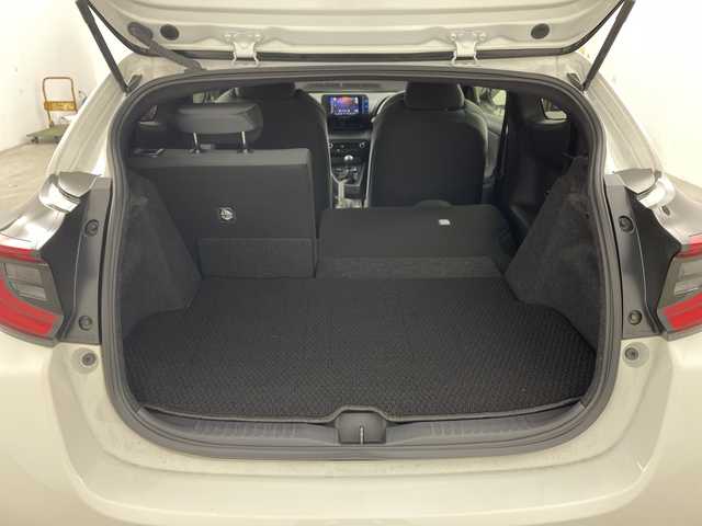 トヨタ ＧＲヤリス RC 兵庫県 2023(令5)年 2.6万km スーパーホワイトⅡ ・carrozzeriaディスプレイオーディオ（BT/USB/CD/DVD)/・社外前後ドライブレコーダー/・ETC2.0/・カーボンルーフ/・純正18インチAW/・KENWOOD製スピーカー/・バックカメラ/・リモコンキー