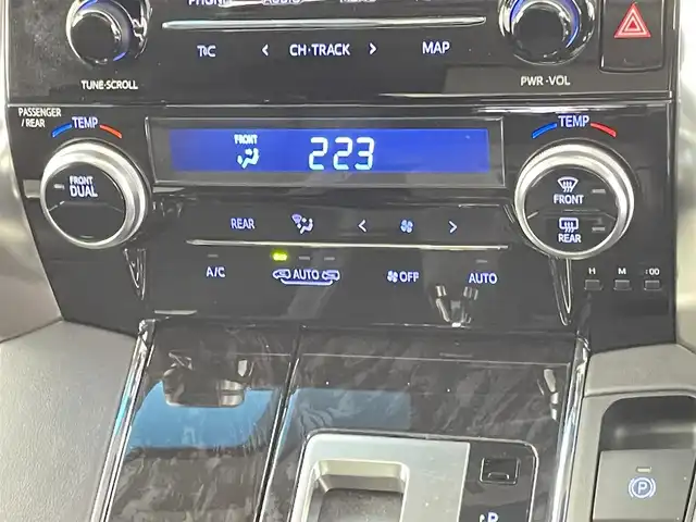 トヨタ アルファード S Cパッケージ 千葉県 2021(令3)年 2.8万km ホワイトパールクリスタルシャイン 禁煙車/トヨタセーフティセンス/・プリクラッシュセーフティ/・プリクラッシュセーフティブレーキ/・レーンキープアシスト/・クリアランスソナー/・レーダークルーズコントロール/12.1インチフリップダウンモニター/ツインサンルーフ/両側パワースライドドア/パワーバックドア/純正９型メモリナビ/・CD/DVD/Bluetooth/フルセグTV/・バックカメラ/・ビルトインETC/レザーシート/・DNセカンドパワーシート/・D席メモリ付き/・DNシートヒーター/・DNエアーシート/革巻きステアリング/・ステアリングスイッチ/・ステアリングヒーター/MT付きAT/電子パーキング/・ブレーキホールド/左右独立エアコン/純正フロアマット/純正１８インチAW/オートライト/・オートマチックハイビーム/・三眼LEDヘッドライトシーケンシャルウインカー/・LEDフォグランプ