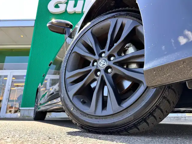 トヨタ カローラツーリング ハイブリッド ダブルバイビー 宮城県 2022(令4)年 2.4万km ブラックマイカ 9インチディスプレイオーディオ/・Bluetooth/・フルセグTV/・ナビ機能/ブラインドスポットモニターセット/・ブラインドスポットモニター/・リアクロストラフィックオートブレーキ/寒冷地仕様/＝＝＝/モデリスタエアロ（F/S/R）/セーフティセンス/・プリクラッシュセーフティ/・レーントレーシングアシスト/・全車速追従機能付レーダークルーズコントロール/・オートマチックハイビーム/・ロードサインアシスト/インテリジェントクリアランスソナー/バックモニター/ビルトインETC/ハーフレザーシート/革巻きステアリング/ステアリングスイッチ/電動パーキングブレーキ/ブレーキホールド/LEDヘッドランプ/LEDデイライト/フォグランプ/オートライト/スマートキー＆プッシュスタート/スペアキー/電動格納ミラー/純正17インチAW/フロアマット/ドアバイザー/W/サイド/カーテンエアバッグ/取扱説明書/保証書