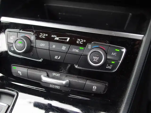 ＢＭＷ ２１８ｄ アクティブツアラー 埼玉県 2018(平30)年 1.6万km サファイアブラックP インテリジェントセーフティ /パークディスタンスコントロール /バックカメラ /iDriveナビ /ドライブレコーダー /ルームミラー内臓ETC /純正16インチAW /アイドリングストップシステム /横滑り防止装置 /Bluetooth
