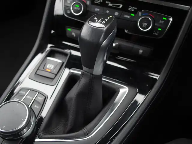 ＢＭＷ ２１８ｄ アクティブツアラー 埼玉県 2018(平30)年 1.6万km サファイアブラックP インテリジェントセーフティ /パークディスタンスコントロール /バックカメラ /iDriveナビ /ドライブレコーダー /ルームミラー内臓ETC /純正16インチAW /アイドリングストップシステム /横滑り防止装置 /Bluetooth