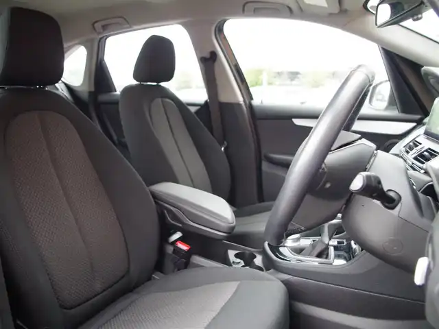 ＢＭＷ ２１８ｄ アクティブツアラー 埼玉県 2018(平30)年 1.6万km サファイアブラックP インテリジェントセーフティ /パークディスタンスコントロール /バックカメラ /iDriveナビ /ドライブレコーダー /ルームミラー内臓ETC /純正16インチAW /アイドリングストップシステム /横滑り防止装置 /Bluetooth