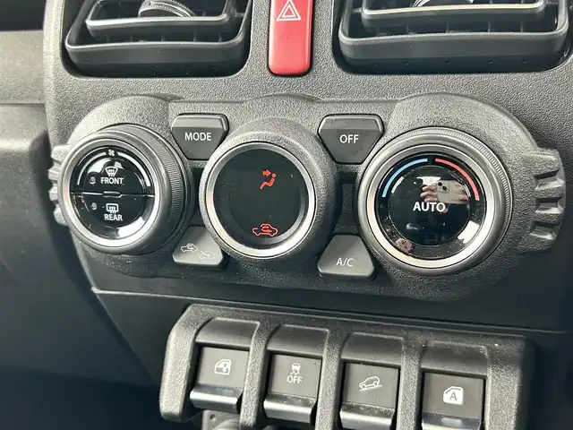 スズキ ジムニー XC 愛媛県 2020(令2)年 3.4万km シフォンアイボリーM ５速ＭＴ/社外ＳＤナビ/４ＷＤ/スマートキー/ＬＥＤオートライト/オートマチックハイビーム/レーンキープアシスト/Ｂｌｕｅｔｏｏｔｈ/純正１６ＡＷ/クルーズコントロール/ダウンヒルアシスト/衝突被害軽減システム/横滑り防止装置/純正フロアマット/シートヒーター有/D+N席/USB入力端子/パワーウインドウ/パワーステアリング