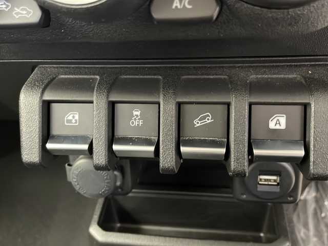 スズキ ジムニー XC 千葉県 2020(令2)年 3.4万km シフォンアイボリーM ５速ＭＴ/社外オーディオ/Bluetooth CD AM FM/４ＷＤ/シートヒーター/背面タイヤ/スマートキー/ＬＥＤオートライト/純正アルミホイール/純正フロアマット/スズキセーフティーサポート/オートマチックハイビーム/レーンキープアシスト/クルーズコントロール/ダウンヒルアシスト/衝突軽減ブレーキ