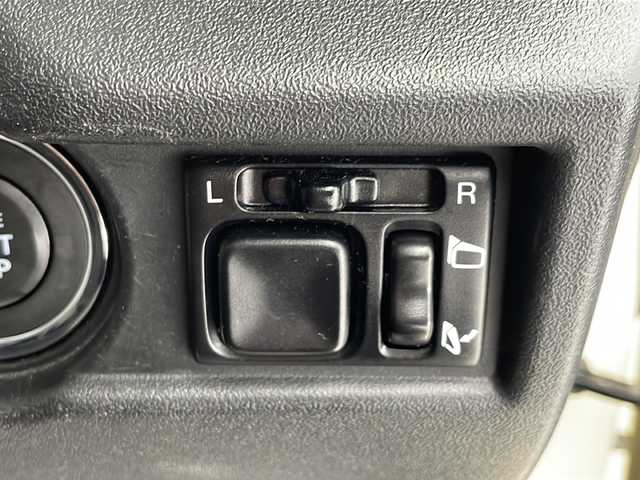 スズキ ジムニー XC 千葉県 2020(令2)年 3.4万km シフォンアイボリーM ５速ＭＴ/社外オーディオ/Bluetooth CD AM FM/４ＷＤ/シートヒーター/背面タイヤ/スマートキー/ＬＥＤオートライト/純正アルミホイール/純正フロアマット/スズキセーフティーサポート/オートマチックハイビーム/レーンキープアシスト/クルーズコントロール/ダウンヒルアシスト/衝突軽減ブレーキ