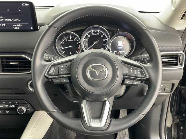 マツダ ＣＸ－５ 25S Lパッケージ 道央・札幌 2020(令2)年 2.4万km ジェットブラックマイカ ・4WD/・ワンオーナー/・寒冷地仕様/・純正SDナビ&BT&AppleCarPlay&AndroidAuto/・i-Active sense/・クリアランスソナー/・レーンキープアシスト/・クルーズコントロール/・標識認識システム/・ブラインドスポットモニター/・シティブレーキサポート/・マツダコネクトII/・ヘッドアップディスプレイ/・全方位カメラ/・パワーバックドア/・レザーシート/・パワーシート/・シートヒーター/・ハンドルヒーター/・革巻きステアリング/・ステアリングスイッチ/・オートワイパー/・オートマチックハイビーム/・オートライト/・LEDヘッドライト/・LEDフォグ/・ETC/・SPORT モード/・スマートキー/・アイドリングストップ/・プッシュスタート/・横滑り防止