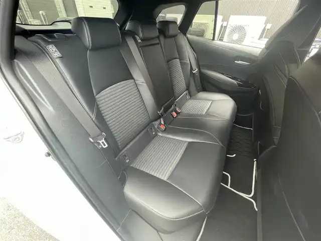 トヨタ カローラツーリング ハイブリッド ダブルバイビー 滋賀県 2020(令2)年 4.2万km ホワイトパールクリスタルシャイン 禁煙車/純正9インチナビ/Bluetooth.Applecarplay/バックカメラ/衝突軽減ブレーキ/レーンキープアシスト/追従クルーズコントロール/前席シートヒーター/ステアリングヒーター/ビルトインETC/前方ドライブレコーダー/ステアリングスイッチ/電子パーキング/オートホールド/オートハイビーム/オートライト/LEDヘッドライト/スマートキー/スペアキー