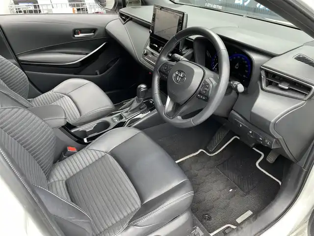 トヨタ カローラツーリング ハイブリッド ダブルバイビー 滋賀県 2020(令2)年 4.2万km ホワイトパールクリスタルシャイン 禁煙車/純正9インチナビ/Bluetooth.Applecarplay/バックカメラ/衝突軽減ブレーキ/レーンキープアシスト/追従クルーズコントロール/前席シートヒーター/ステアリングヒーター/ビルトインETC/前方ドライブレコーダー/ステアリングスイッチ/電子パーキング/オートホールド/オートハイビーム/オートライト/LEDヘッドライト/スマートキー/スペアキー