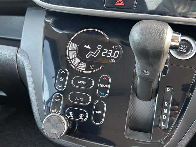 日産 デイズ ルークス ハイウェイスター Gターボ 栃木県 2017(平29)年 7.6万km ブラック エマージェンシーブレーキ/ターボ車/社外メモリナビ/フルセグTV/CD/DVD/FM/AM/BT/両側パワースライドドア/エンジンスタートボタン/アイドリングストップ/スマートキー/クルーズコントロール/ABS/横滑り防止装置/HIDオートライト/オートマチックハイビーム/衝突被害軽減システム