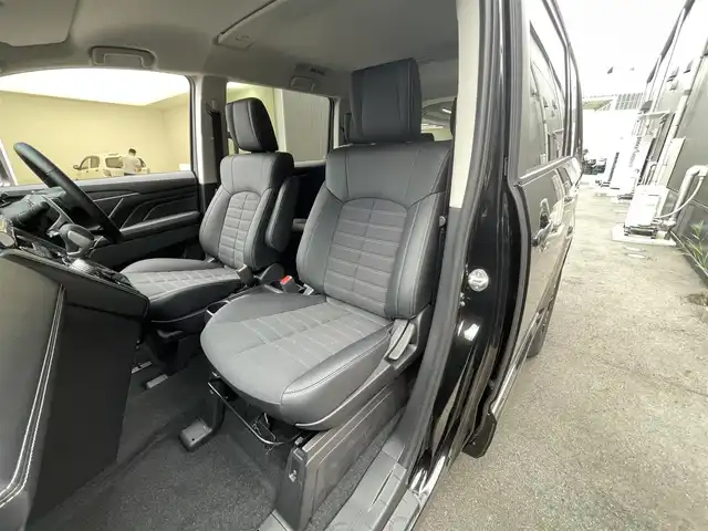三菱 デリカＤ：５ シャモニー 滋賀県 2025(令7)年 0.1千km 黒Ⅱ 登録済未使用車/純正11型ナビ/Bluetooth/CD/DVD/USB/HDMI/フルセグTV/追従クルーズコントロール/レーンキープアシスト/全方位カメラ/両側パワースライドドア/ハーフレザーシート/電動リアゲート/MTモード付AT/AC100V/パワーシート/シートヒーター/ステアリングヒーター/オートハイビーム/純正18インチAW