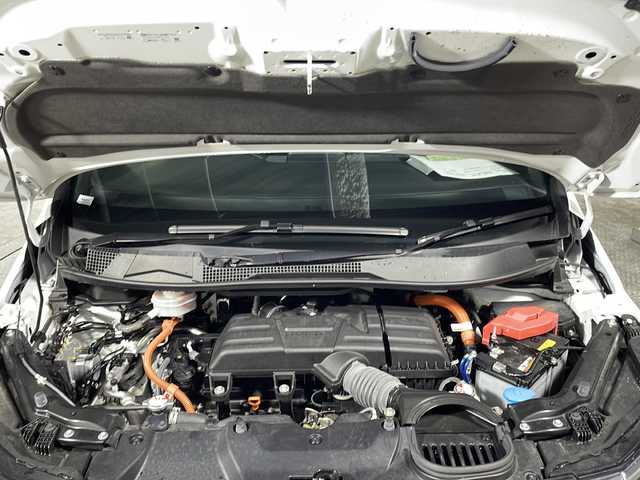 ホンダ ステップワゴン スパーダ eHEV プレミアムライン 沖縄県 2022(令4)年 2.9万km プラチナホワイトパール 県外仕入れ/禁煙車/7人乗り/純正11.4インチコネクトナビ/（フルセグTV CD DVD Bluetooth)/マルチビューカメラシステム/ブラインドスポットインフォメーション/Honda SENSING/●衝突軽減ブレーキ（CMBS）●誤発進抑制機能●後方誤発進抑制機能●近距離衝突軽減ブレーキ●歩行者事故低減ステアリング●路外逸脱抑制機能●渋滞追従機能付アダプティブクルーズコントロール（ACC）●車線維持支援システム（LKAS）●トラフィックジャムアシスト（渋滞運転支援機能）●先行車発進お知らせ機能●標識認識機能●オートハイビーム●アダプティブドライビングビーム/アダプティブドライビングビーム/パワーテールゲート(メモリー機能付)/2列目オットマン/運転席＆助手席シートヒーター/2列目シートヒーター/トリプルゾーンコントロール・フルオートエアコンディショナー/コンビシート(PREMIUM LINE専用)/17インチアルミホイール(PREMIUM LINE専用)/減速セレクター/全列USBチャージャー/パドルシフト/コーナーセンサー