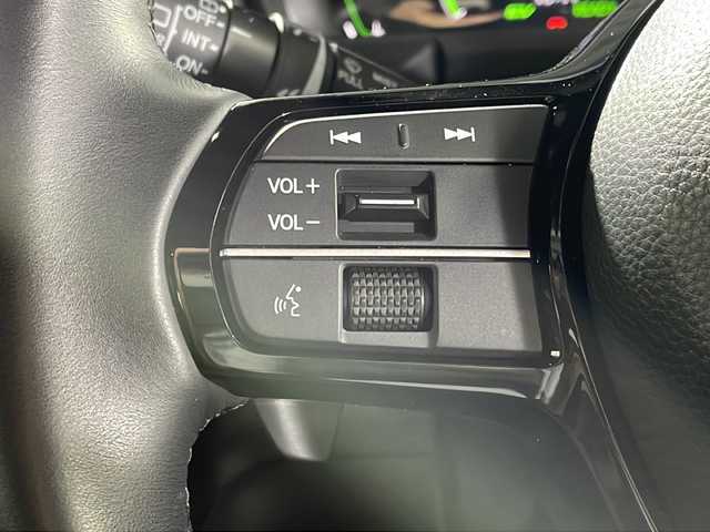 ホンダ ステップワゴン スパーダ eHEV プレミアムライン 沖縄県 2022(令4)年 2.9万km プラチナホワイトパール 県外仕入れ/禁煙車/7人乗り/純正11.4インチコネクトナビ/（フルセグTV CD DVD Bluetooth)/マルチビューカメラシステム/ブラインドスポットインフォメーション/Honda SENSING/●衝突軽減ブレーキ（CMBS）●誤発進抑制機能●後方誤発進抑制機能●近距離衝突軽減ブレーキ●歩行者事故低減ステアリング●路外逸脱抑制機能●渋滞追従機能付アダプティブクルーズコントロール（ACC）●車線維持支援システム（LKAS）●トラフィックジャムアシスト（渋滞運転支援機能）●先行車発進お知らせ機能●標識認識機能●オートハイビーム●アダプティブドライビングビーム/アダプティブドライビングビーム/パワーテールゲート(メモリー機能付)/2列目オットマン/運転席＆助手席シートヒーター/2列目シートヒーター/トリプルゾーンコントロール・フルオートエアコンディショナー/コンビシート(PREMIUM LINE専用)/17インチアルミホイール(PREMIUM LINE専用)/減速セレクター/全列USBチャージャー/パドルシフト/コーナーセンサー
