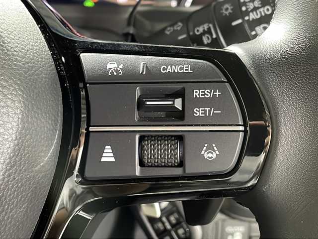 ホンダ ステップワゴン スパーダ eHEV プレミアムライン 沖縄県 2022(令4)年 2.9万km プラチナホワイトパール 県外仕入れ/禁煙車/7人乗り/純正11.4インチコネクトナビ/（フルセグTV CD DVD Bluetooth)/マルチビューカメラシステム/ブラインドスポットインフォメーション/Honda SENSING/●衝突軽減ブレーキ（CMBS）●誤発進抑制機能●後方誤発進抑制機能●近距離衝突軽減ブレーキ●歩行者事故低減ステアリング●路外逸脱抑制機能●渋滞追従機能付アダプティブクルーズコントロール（ACC）●車線維持支援システム（LKAS）●トラフィックジャムアシスト（渋滞運転支援機能）●先行車発進お知らせ機能●標識認識機能●オートハイビーム●アダプティブドライビングビーム/アダプティブドライビングビーム/パワーテールゲート(メモリー機能付)/2列目オットマン/運転席＆助手席シートヒーター/2列目シートヒーター/トリプルゾーンコントロール・フルオートエアコンディショナー/コンビシート(PREMIUM LINE専用)/17インチアルミホイール(PREMIUM LINE専用)/減速セレクター/全列USBチャージャー/パドルシフト/コーナーセンサー