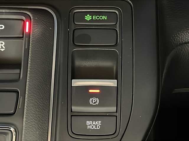 ホンダ ステップワゴン スパーダ eHEV プレミアムライン 沖縄県 2022(令4)年 2.9万km プラチナホワイトパール 県外仕入れ/禁煙車/7人乗り/純正11.4インチコネクトナビ/（フルセグTV CD DVD Bluetooth)/マルチビューカメラシステム/ブラインドスポットインフォメーション/Honda SENSING/●衝突軽減ブレーキ（CMBS）●誤発進抑制機能●後方誤発進抑制機能●近距離衝突軽減ブレーキ●歩行者事故低減ステアリング●路外逸脱抑制機能●渋滞追従機能付アダプティブクルーズコントロール（ACC）●車線維持支援システム（LKAS）●トラフィックジャムアシスト（渋滞運転支援機能）●先行車発進お知らせ機能●標識認識機能●オートハイビーム●アダプティブドライビングビーム/アダプティブドライビングビーム/パワーテールゲート(メモリー機能付)/2列目オットマン/運転席＆助手席シートヒーター/2列目シートヒーター/トリプルゾーンコントロール・フルオートエアコンディショナー/コンビシート(PREMIUM LINE専用)/17インチアルミホイール(PREMIUM LINE専用)/減速セレクター/全列USBチャージャー/パドルシフト/コーナーセンサー