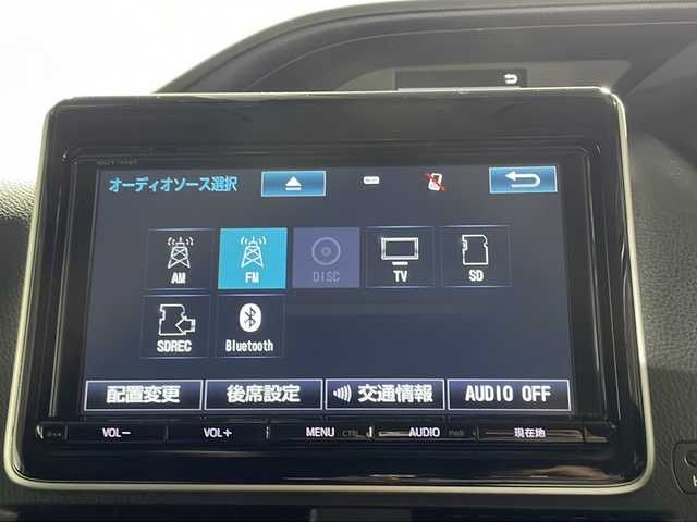 トヨタ ヴォクシー ハイブリッド V 沖縄県 2017(平29)年 6.7万km ブラック 禁煙車/県外仕入れ/9インチ純正ナビ/【CD/DVD/フルセグTV/BT】/12インチ純正フリップダウンモニター/バックカメラ/ドラレコ/ETC/片側パワースライドドア/前席シートヒーター/トヨタセーフティセンス/→衝突被害軽減システム/→レーンディパーチャーアラート/→オートマチックハイビーム/LEDヘッドライト/オートライト/スマートキー
