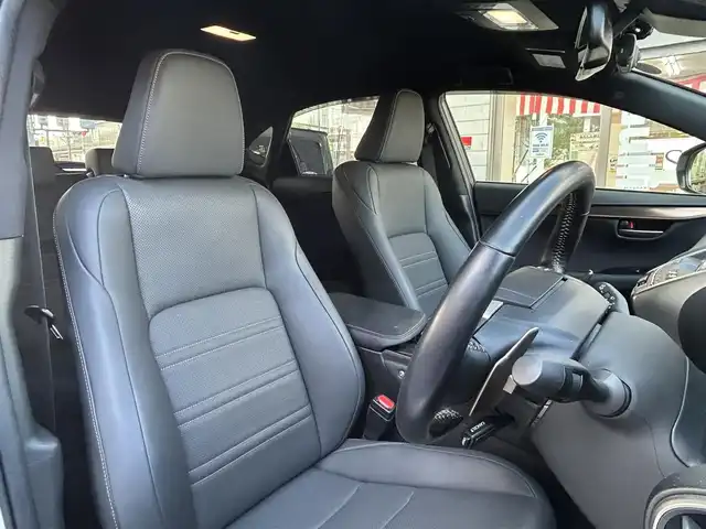 レクサス ＮＸ 300h スパイス&シック 愛知県 2021(令3)年 3.5万km ソニッククォーツ ブロンズステッチ入L texシート/前席パワーシート〈運転席メモリ付〉/前席シートヒーター＆ベンチレーション/純正10.3型ワイドディスプレイナビ/・Blu-ray／Bluetooth／地デジTV/バックビューカメラ/角型三眼LEDヘッドライト/LEDデイライト／フォグランプ/ハンズフリーパワーバックドア/ビルトインETC2.0/レザー巻ステアリング/ステアリングヒーター/パドルシフト/Lexus Safety System+/・プリクラッシュセーフティ/・レーントレーシングアシスト/・レーダークルーズコントロール/・ロードサインアシスト/・先行車発進告知/ブラインドスポットモニター/リアクロストラフィックアラート/パーキングサポートブレーキ/社外ドライブレコーダー〈DC5000〉/純正18インチAW/スマートキー＆プッシュスタート