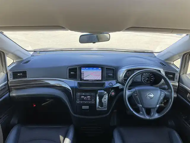 日産 エルグランド 250ハイウェイスター 道央・札幌 2014(平26)年 5.8万km ファントムブラック ４WD/ALPINE８インチナビ/CD/DVD/BT/フルセグ/横滑り防止装置/クルーズコントロール/バックカメラ/ビルトインETC/センターデフロック/ECOMODE/パワーバックドア/両側パワースライドドア/ハーフレザーシート/革巻きステアリング/ステアリングリモコン/MTモード付AT/プッシュスタート/スマートキー/LEDヘッドライト/オートライト/フォグランプ/電動格納ミラー/ウィンカーミラー/フロアマット/ドアバイザー