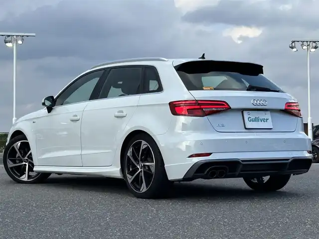 アウディ Ａ３ SB SラインダイナミックLTD 島根県 2019(平31)年 6.1万km グレイシアホワイトメタリック 登録時走行距離60935km/ワンオーナー/純正ナビ(フルセグTV・ラジオ・Bluetooth)/全周囲カメラ/バックカメラ/レーダークルーズコントロール/レーンキープアシスト/レインセンサー/サイドアシスト/アウディプレセンス/オートホールド/コーナーセンサー/パドルシフト/ドライブレコーダー/ETC2.0/LEDヘッドライト/ウィンカーミラー/純正フロアマット/純正18インチAW/スマートキー(スペアキー×1)/新品冬タイヤ付き/取扱説明書/保証書/禁煙車