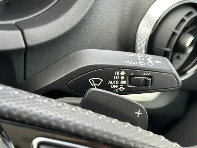 アウディ Ａ３ SB SラインダイナミックLTD 島根県 2019(平31)年 6.1万km グレイシアホワイトメタリック 登録時走行距離60935km/ワンオーナー/純正ナビ(フルセグTV・ラジオ・Bluetooth)/全周囲カメラ/バックカメラ/レーダークルーズコントロール/レーンキープアシスト/レインセンサー/サイドアシスト/アウディプレセンス/オートホールド/コーナーセンサー/パドルシフト/ドライブレコーダー/ETC2.0/LEDヘッドライト/ウィンカーミラー/純正フロアマット/純正18インチAW/スマートキー(スペアキー×1)/新品冬タイヤ付き/取扱説明書/保証書/禁煙車