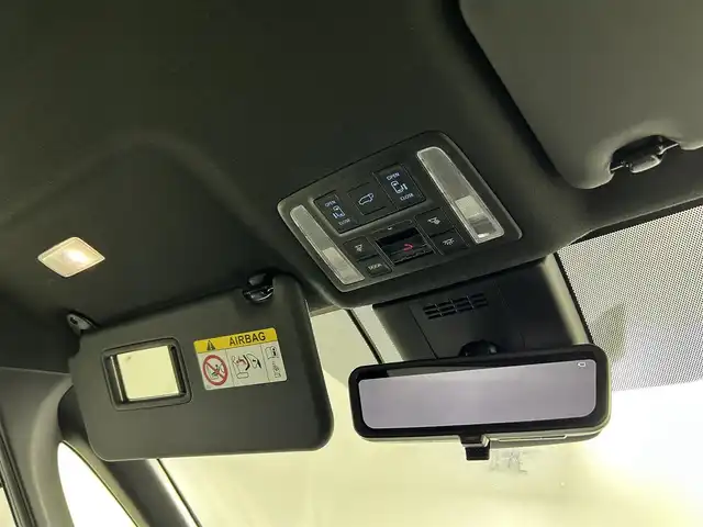 トヨタ ヴォクシー S－Z 佐賀県 2022(令4)年 2万km スパークリングブラックパールクリスタルシャイン ワンオーナー/メーカーOP純正10.5インチディスプレイオーディオ/＜TV/ナビ/DVDキット付き＞/パノラミックビューモニター/純正14インチ有機ELフリップダウンモニター/メーカーOP快適利便パッケージHigh/・ハンズフリーデュアルパワースライドドア/・パワーバックドア/・オットマン/・ステアリングヒーター/・２列目シートヒーター/・ナノイーX/メーカーOPデジタルインナーミラー/メーカーOPユニバーサルステップ/プロジェクター式LEDヘッドライト/ハーフレザーシート/シートヒーター＜運転席/助手席/２列目＞/トヨタチームメイト/アドバンスドパーク/トヨタセーフティセンス/・LDA/・BSM/・PCS/・PDA/・コーナーセンサー/・PKSB/・RCTA/・FCTA/・RCD/・SEA/・HUD/・AdvancedDrive/・LCA/・レーダークルーズコントロール