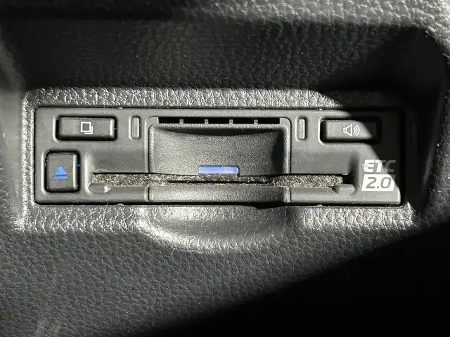 トヨタ ヴォクシー S－Z 佐賀県 2022(令4)年 2万km スパークリングブラックパールクリスタルシャイン ワンオーナー/メーカーOP純正10.5インチディスプレイオーディオ/＜TV/ナビ/DVDキット付き＞/パノラミックビューモニター/純正14インチ有機ELフリップダウンモニター/メーカーOP快適利便パッケージHigh/・ハンズフリーデュアルパワースライドドア/・パワーバックドア/・オットマン/・ステアリングヒーター/・２列目シートヒーター/・ナノイーX/メーカーOPデジタルインナーミラー/メーカーOPユニバーサルステップ/プロジェクター式LEDヘッドライト/ハーフレザーシート/シートヒーター＜運転席/助手席/２列目＞/トヨタチームメイト/アドバンスドパーク/トヨタセーフティセンス/・LDA/・BSM/・PCS/・PDA/・コーナーセンサー/・PKSB/・RCTA/・FCTA/・RCD/・SEA/・HUD/・AdvancedDrive/・LCA/・レーダークルーズコントロール