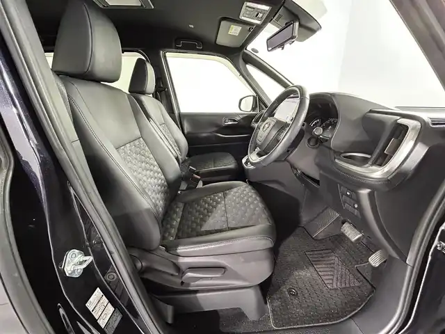 トヨタ ヴォクシー S－Z 佐賀県 2022(令4)年 2万km スパークリングブラックパールクリスタルシャイン ワンオーナー/メーカーOP純正10.5インチディスプレイオーディオ/＜TV/ナビ/DVDキット付き＞/パノラミックビューモニター/純正14インチ有機ELフリップダウンモニター/メーカーOP快適利便パッケージHigh/・ハンズフリーデュアルパワースライドドア/・パワーバックドア/・オットマン/・ステアリングヒーター/・２列目シートヒーター/・ナノイーX/メーカーOPデジタルインナーミラー/メーカーOPユニバーサルステップ/プロジェクター式LEDヘッドライト/ハーフレザーシート/シートヒーター＜運転席/助手席/２列目＞/トヨタチームメイト/アドバンスドパーク/トヨタセーフティセンス/・LDA/・BSM/・PCS/・PDA/・コーナーセンサー/・PKSB/・RCTA/・FCTA/・RCD/・SEA/・HUD/・AdvancedDrive/・LCA/・レーダークルーズコントロール