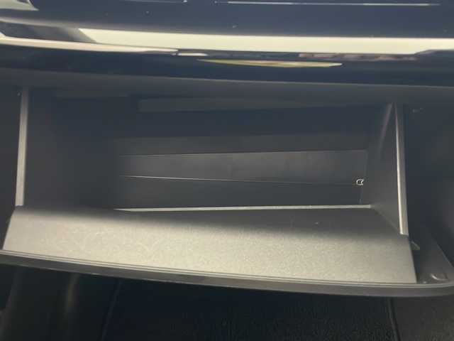 トヨタ アクア G 秋田県 2024(令6)年 1.7万km プラチナホワイトパールマイカ ４WD/純正ナビ【AM/FM/BT】 /バックカメラ /スマートキー/ ETC /クルーズコントロール /革巻きステアリング/ LEDヘッドライト /AC100V /プッシュスタート /寒冷地仕様/ ミラーヒーター /ドライブレコーダー /オートライト/オートマチックハイビーム/ライトレベライザー/フロントワイパーデアイサー/ソナー/レーンキープアシスト/横滑り防止装置/衝突被害軽減システム/DRIVE　MODE/EV　MODE/自動パーキングブレーキ/USBポート/オートエアコン/オートライト/コーナーセンサー/保証書