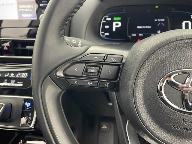 トヨタ アクア G 秋田県 2024(令6)年 1.7万km プラチナホワイトパールマイカ ４WD/純正ナビ【AM/FM/BT】 /バックカメラ /スマートキー/ ETC /クルーズコントロール /革巻きステアリング/ LEDヘッドライト /AC100V /プッシュスタート /寒冷地仕様/ ミラーヒーター /ドライブレコーダー /オートライト/オートマチックハイビーム/ライトレベライザー/フロントワイパーデアイサー/ソナー/レーンキープアシスト/横滑り防止装置/衝突被害軽減システム/DRIVE　MODE/EV　MODE/自動パーキングブレーキ/USBポート/オートエアコン/オートライト/コーナーセンサー/保証書