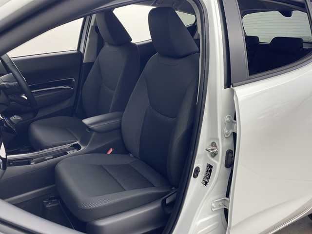 トヨタ アクア G 秋田県 2024(令6)年 1.7万km プラチナホワイトパールマイカ ４WD/純正ナビ【AM/FM/BT】 /バックカメラ /スマートキー/ ETC /クルーズコントロール /革巻きステアリング/ LEDヘッドライト /AC100V /プッシュスタート /寒冷地仕様/ ミラーヒーター /ドライブレコーダー /オートライト/オートマチックハイビーム/ライトレベライザー/フロントワイパーデアイサー/ソナー/レーンキープアシスト/横滑り防止装置/衝突被害軽減システム/DRIVE　MODE/EV　MODE/自動パーキングブレーキ/USBポート/オートエアコン/オートライト/コーナーセンサー/保証書